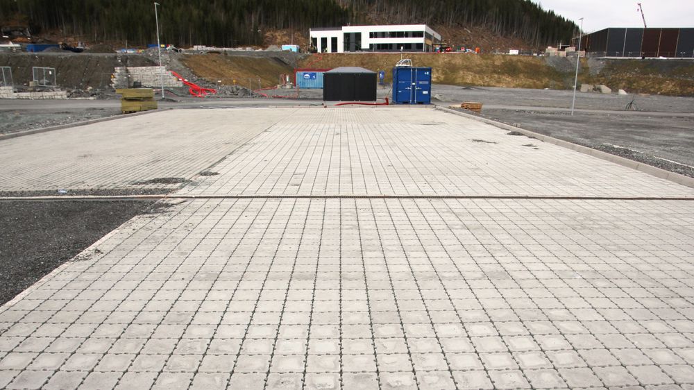 På Sveberg utenfor Trondheim er det etablert seks ulike testfelt for permeable dekker. 