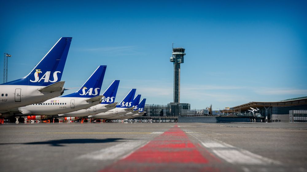 SAS er blant en lang rekke flyselskap som har måttet parkere de fleste av sine fly under koronakrisen. Lavere flytrafikk er en av årsakene til at utslippsfallet i 2020 kan bli det største noensinne.