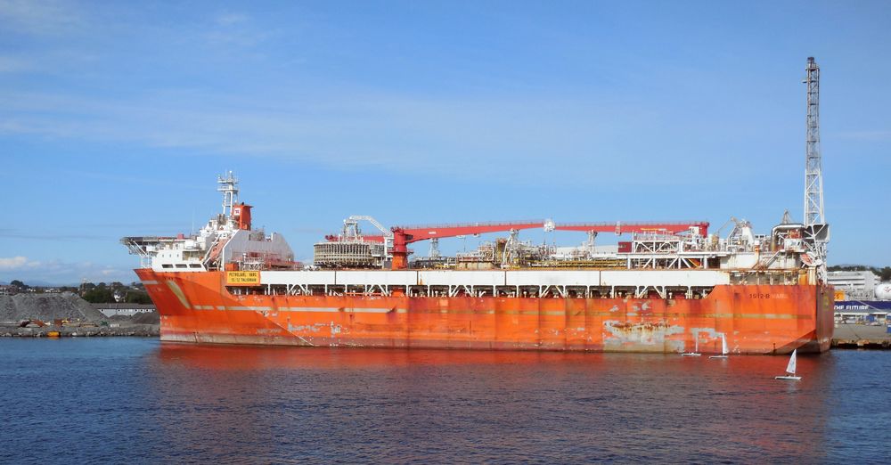 Det flytende produksjons- og lagerskipet Petrojarl Varg ligger nå i opplag i Hordaland. 