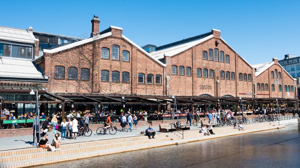 Digitalisert: Restauranter på Solsiden i Trondheim er blant de første som har tatt i bruk den nye digitale løsningen for serveringsteder.