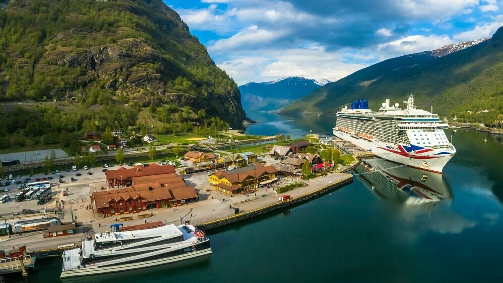 Flåmsbana og Future of the Fjords er elektriske. Etter  1. juli 2022 kan også cruiseskip bruke strøm når de ligger til kai. 