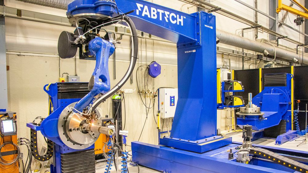 Roboten kan sveise i alle retninger, enden ved å rotere stykket selv, eller ved å bevege seg rundt det som skal sveises.