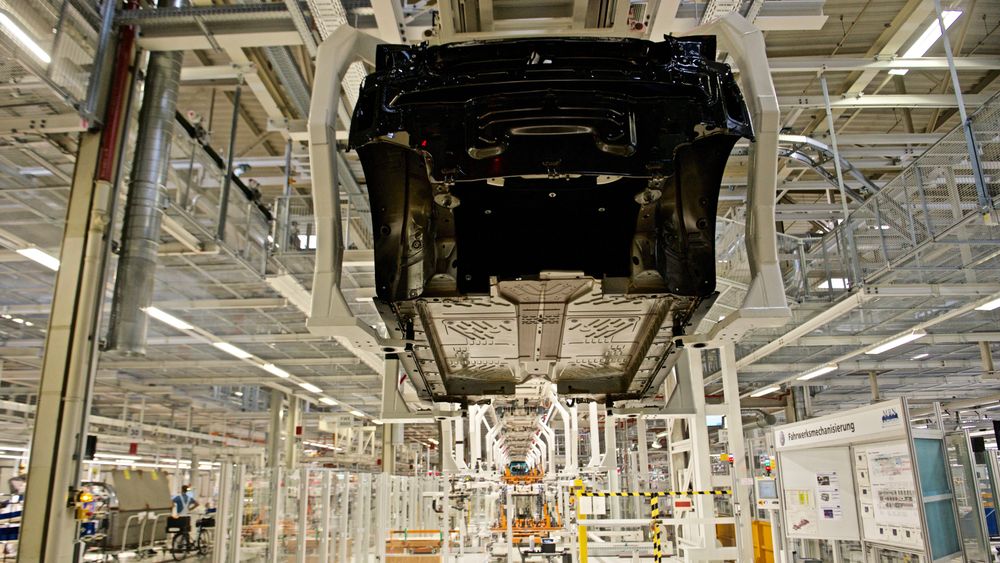 Fra produksjonen av VW ID.3 i Zwickau. Elbilsalget i 2020 er nok det mange produsenter håper endelig skal få ned utslippstallene fra nye biler.