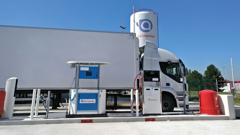 Air Liquide skal etablere fyllestasjoner for hydrogenlastebiler langs korridoren som begynner i Rotterdam.