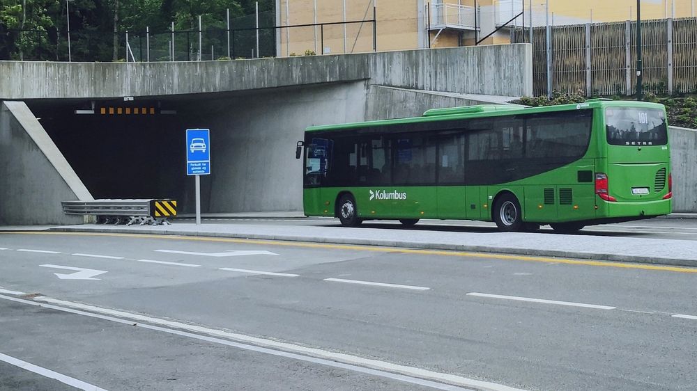 Rogaland har mange tunneler, og det er en utfordring å kunne følge bussenes posisjon der hvor det ikke er GPS-dekning.