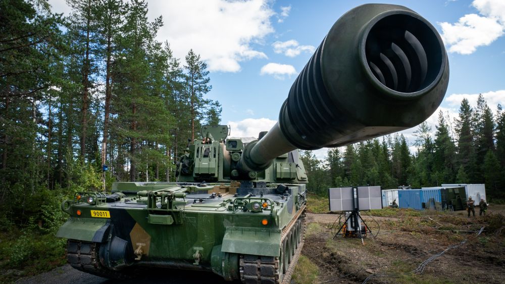 K9 artilleriskyts utenfor Elverum under test og verifikasjon, 40 km standplass, på sensommeren 2020. Nå får artilleriet en ny radarkamerat som skal bidra til måldata for motild.