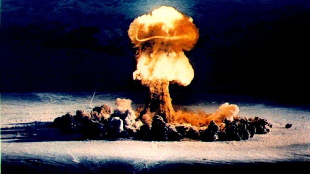 Siden den kalde krigens slutt har både Russland og USA redusert sine atomvåpenarsenaler, inkludert antallet landbaserte missiler. Bildet er fra en amerikansk prøvesprenging i Nevada på 1950-tallet.