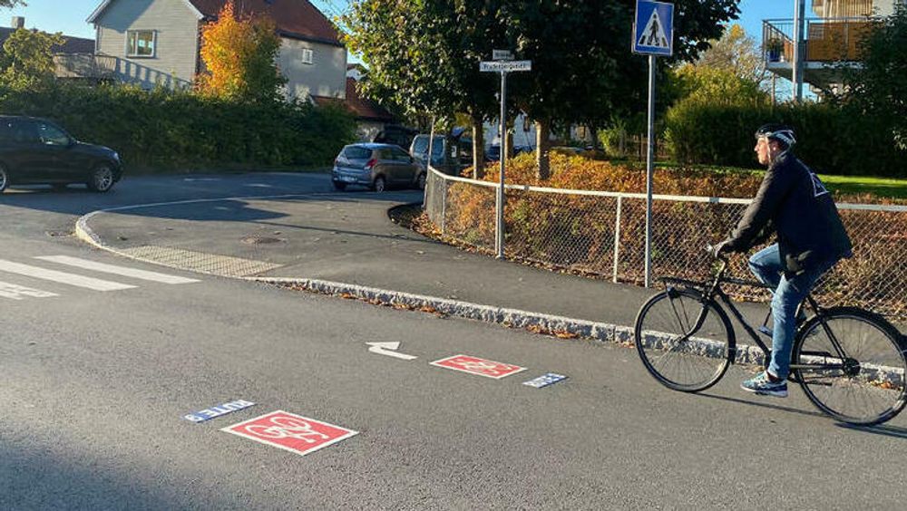 Oppmerking Rute 9 med syklist.jpg (width940)