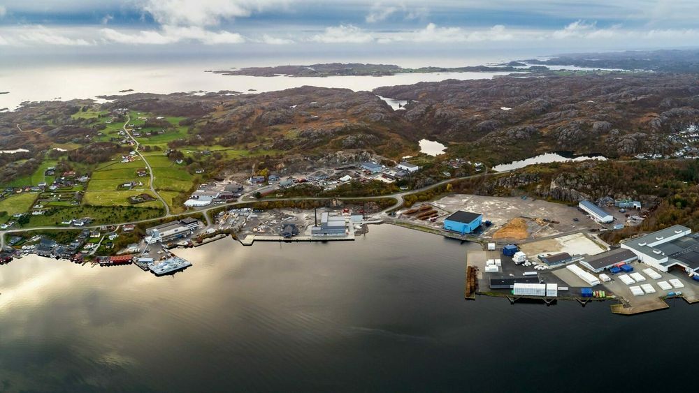 Eigerøy ved Egersund skal være energilaboratorium for et EU-prosjekt med budsjett på 80 millioner kroner. Prima Protein ligger midt i bildet. Foto: Egersundsregionen