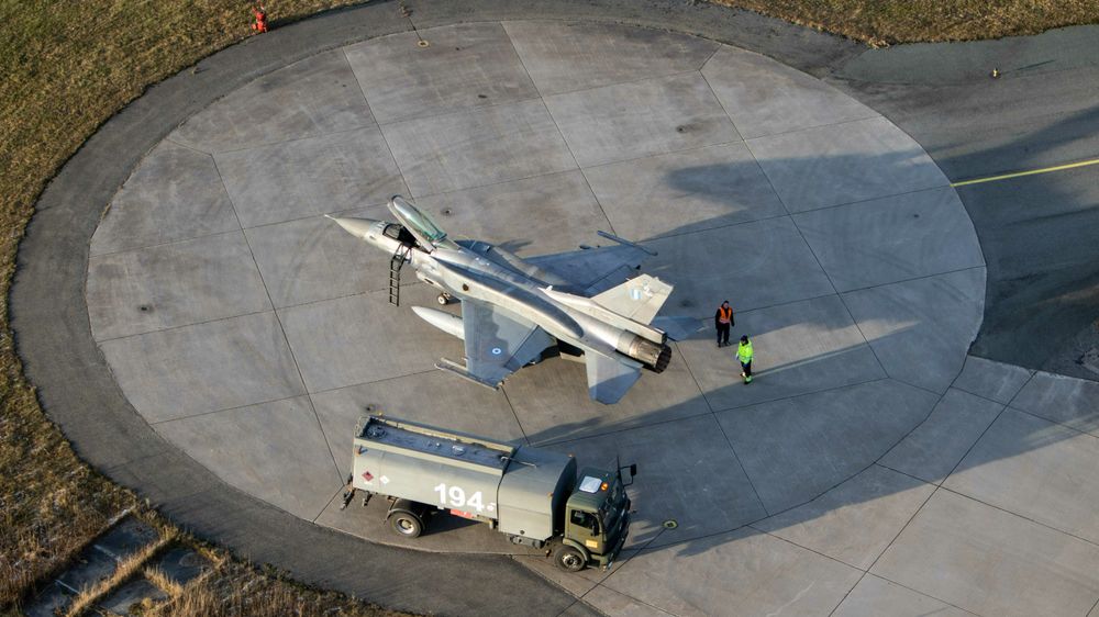 Tanking av en gresk F-16 på Bodø flystasjon under Trident Juncture i 2018. Hellas er i ferd med å oppgradere 84 F-16 og kjøpe inn både Rafale og F-35A i tillegg.