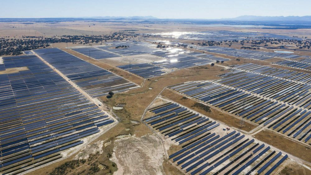Statkraft satser hardt på solenergi, og kjøper Solarcentury for 1,4 milliarder kroner. Her fra Solarcenturys Talayuela solpark i den spanske regionen Extremadura (300 MWp).