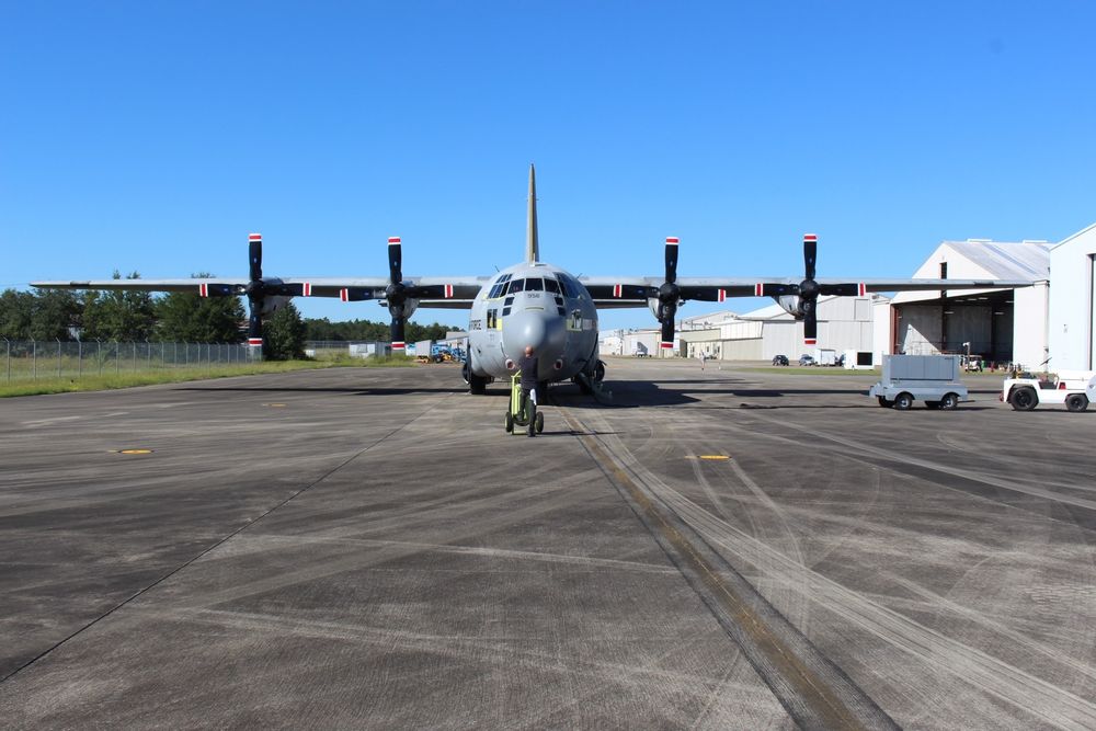 «Ty» med nyoverhalte, svarte propeller og lakkert haleror på vei fra Florida til staten Washington.