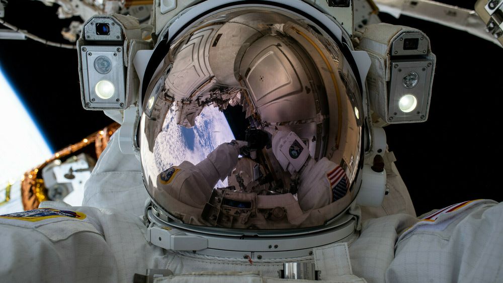 Spacewalk, ISS.