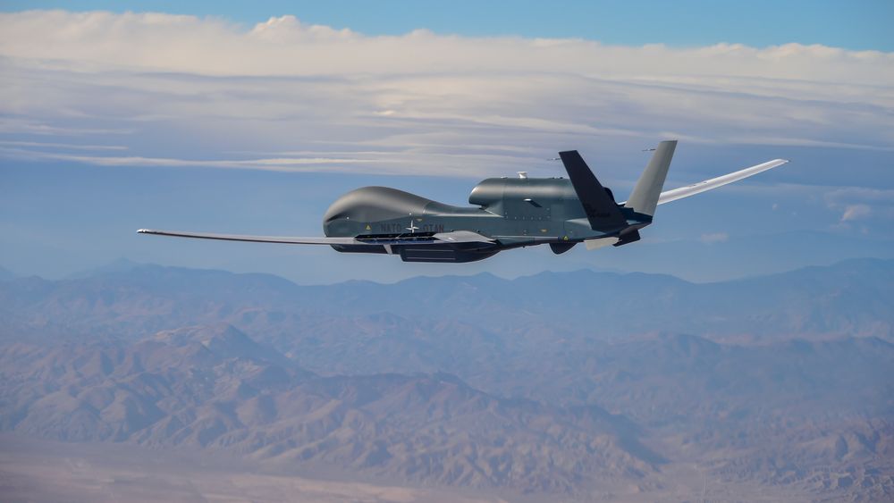 Den femte RQ-4D Phoenix-dronen fløy fra California til Sicilia 11-12. november 2020.