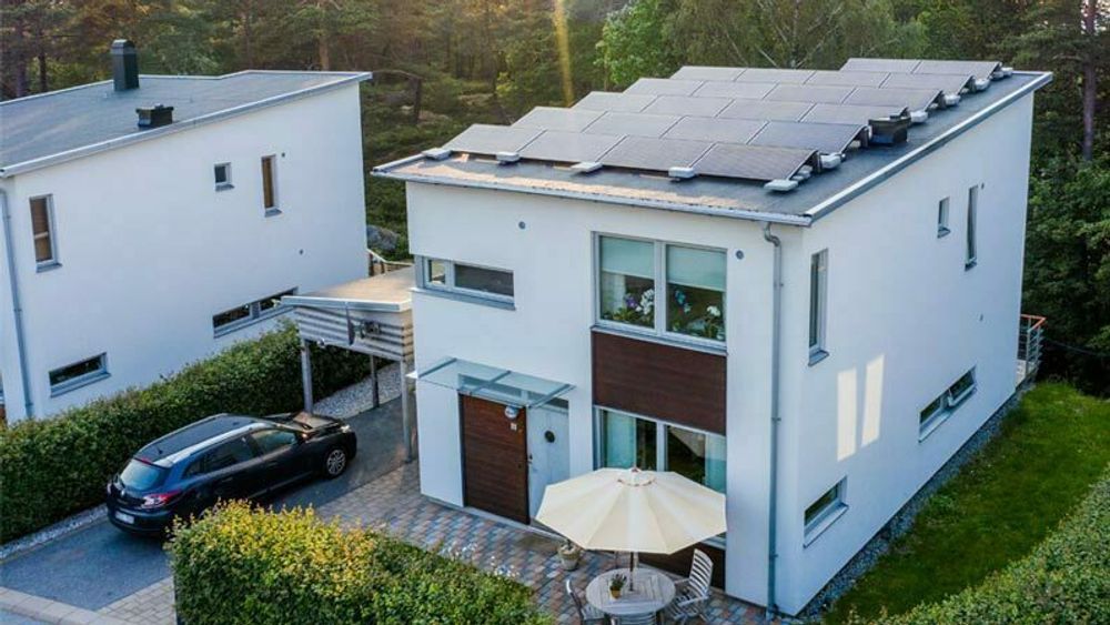 Hjemmebatteri for lagring av solenergi viser seg vanskelig å forsvare økonomisk i Norge. 