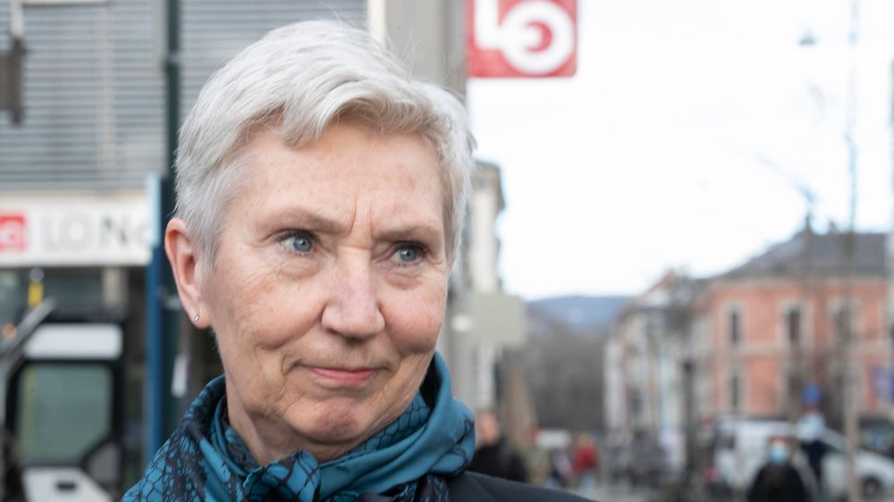 Konstituert LO-leder Peggy Hessen Følsvik stiller til lønnsforhandlinger med krav om at kjøpekraften opprettholdes og at lavtlønte får et ekstra tillegg.