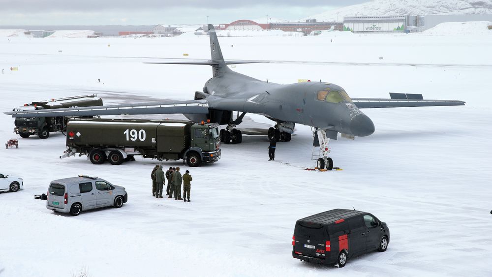 Et B-1B Lancer etter å ha landet på Bodø flystasjon for første gang, 8. mars.