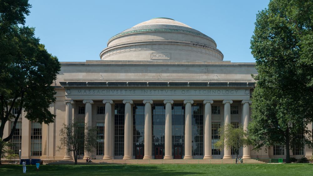 Den store kuppelen på Massachusetts Institute of Technology (MIT).
