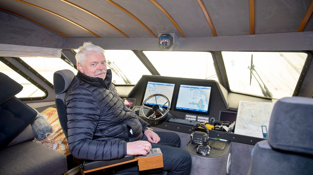 – Båten har vært hobbyen min de siste 10 årene, sier Steinar Wighus, som under byggeperioden ved Hydro Husnes bodde en hel vinter i båten sin, en 50 fots Scirocco. Den har han i stor utstrekning bygget og innredet selv