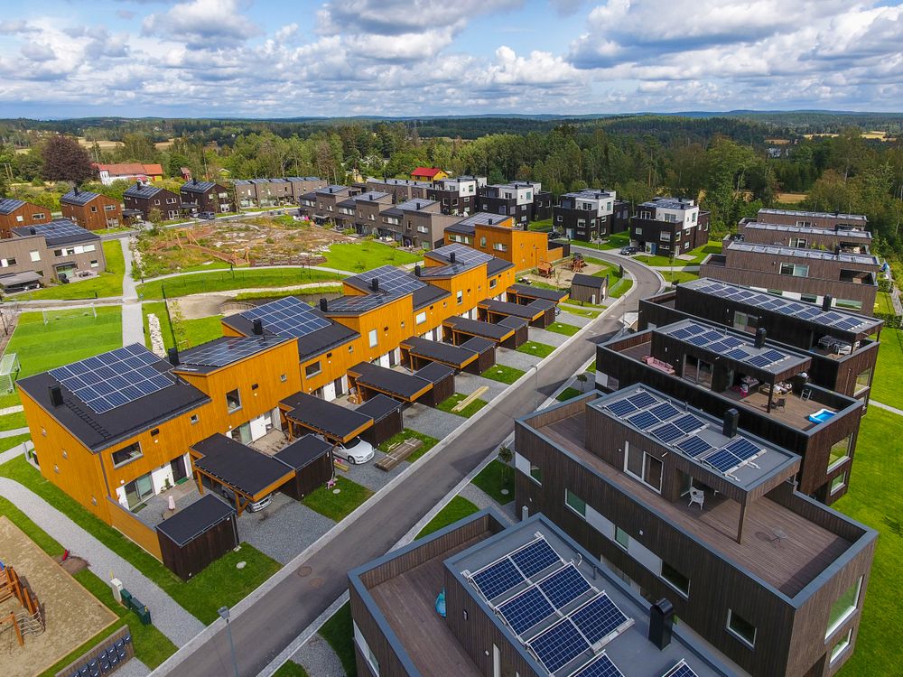 Solcellepanel blir stadig sjeldnere, etter at tøffe økonomiske tider gir mindre rom for energieffektivisering. I tillegg trekkes det fram at strømstøtten er for gunstig. 