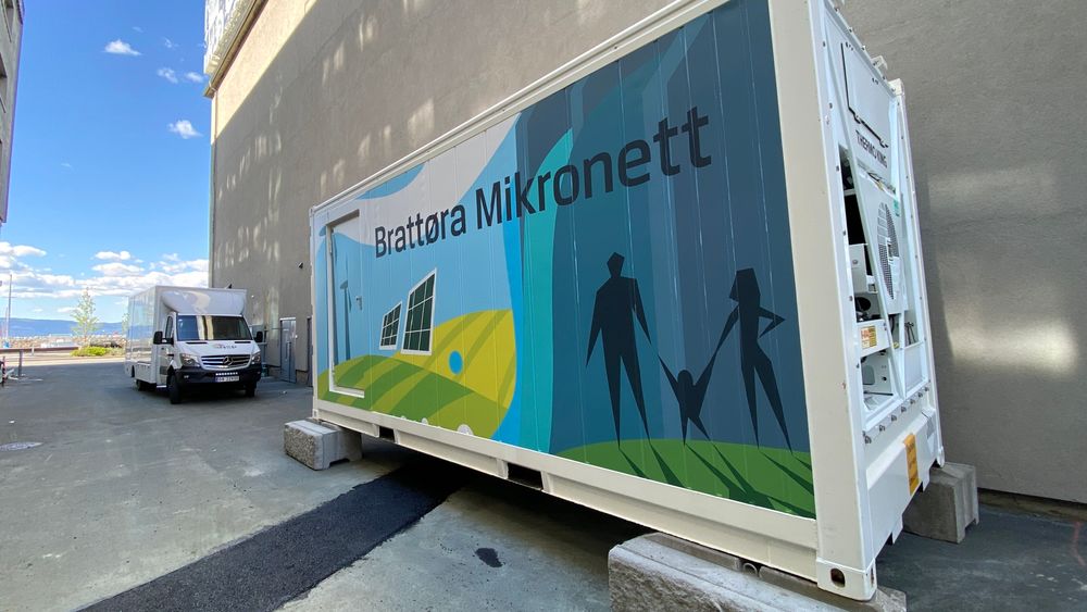 En nederlandsk batterikonteiner er på plass og klar for mikronett på Brattørkaia i Trondheim.