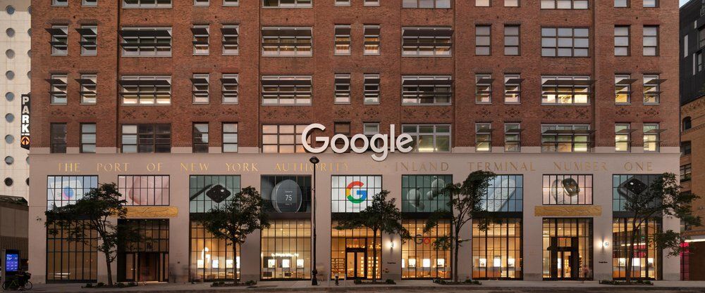 Google har fra før enorme bygningsmasser i Chelsea. Her er fasaden til den nye butikken.