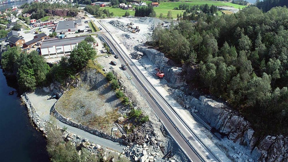 Fra gang- og sykkelveiprosjektet på fylkesvei 614 i Svelgen.