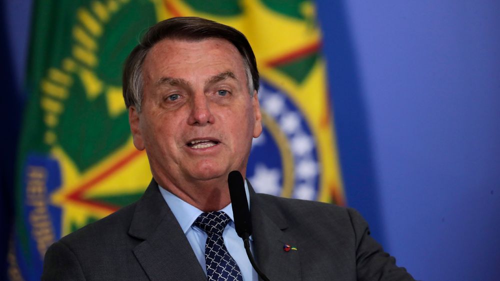 President Jair Bolsonaro må skrive under på den nye loven før den kan tre i kraft. 