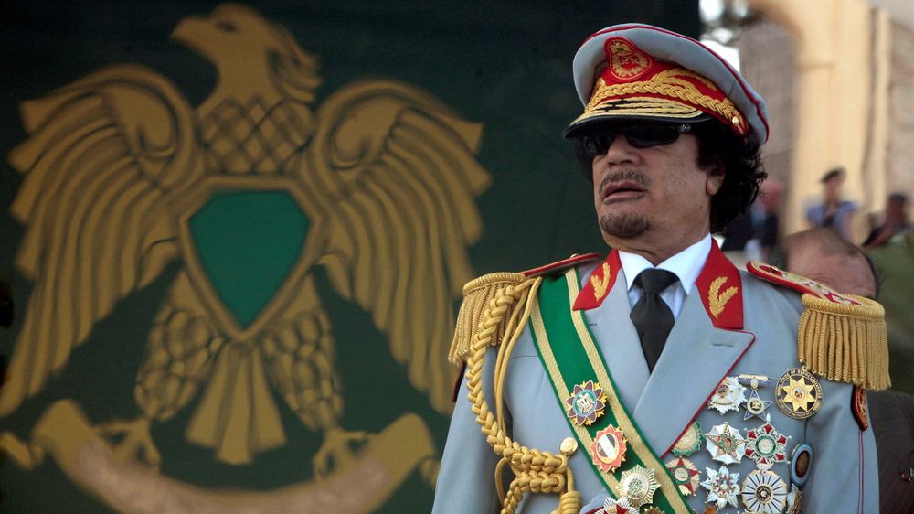 Etter at Muammar Gaddafi ble styrtet og drept i 2011, gikk flere ofre for overvåking sammen om et gruppesøksmål mot to franske selskaper. Her er Gaddafi i 2009, under markeringen av 40-årsdagen for at han kom til makten i Libya.