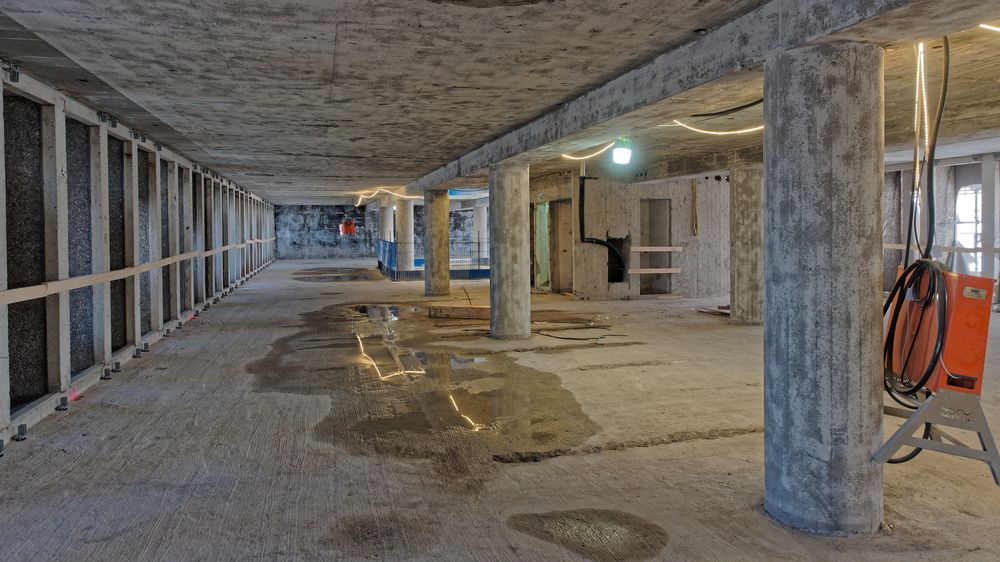 Alle cellekontorer er fjernet, i stedet kommer åpent landskap og flyttbare lettvegger. Bildet er fra 11. etasje i Høyblokka.