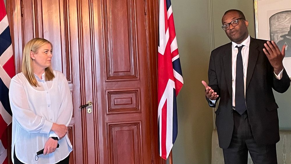 Olje- og energiminister Tina Bru (H) hadde mandag besøk av den britiske energiministeren Kwasi Kwarteng.