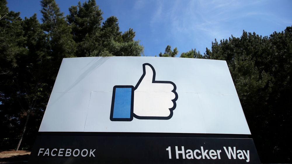 Aksjemarkedet ga tommelen opp til Facebook-aksjen etter at en domstol i går avviste et monopolsøksmål.