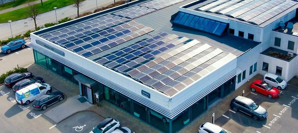 Med solceller på taker og en mer og mer elektrisk bilpark, er batteri et naturlig neste steg for Møller Eiendom. Bildet er fra Forus i Stavanger.