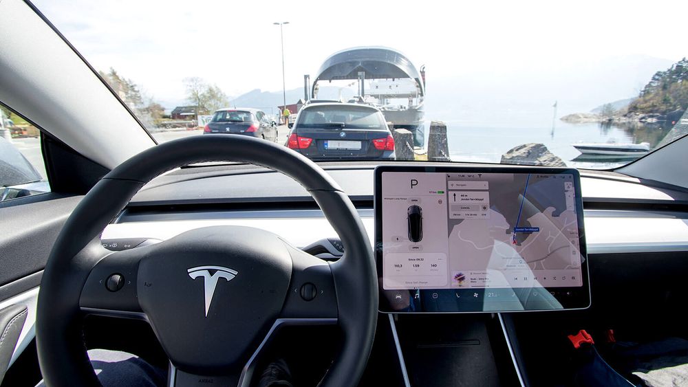 «Over the air»-oppdateringene til Tesla tilfredsstiller ikke nødvendigvis sikkerhetskravene til National Highway Traffic Safety Administration (NHTSA) i USA.