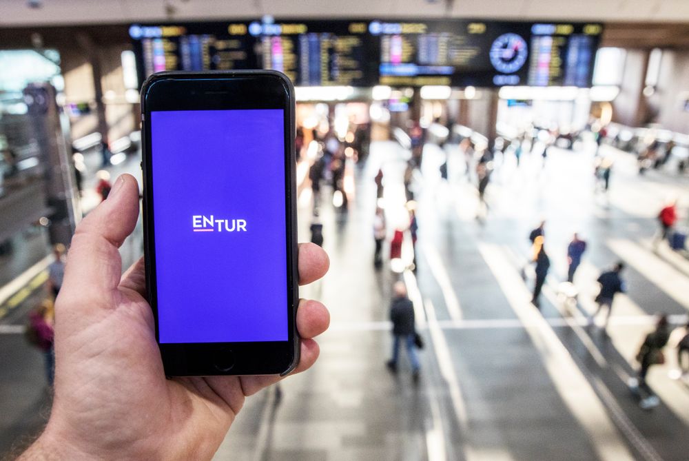 Appen fra det statlige billettselskapet har kostet over 173 millioner kroner å utvikle, men mindre enn 3 prosent av kollektivbillettene i Norge blir kjøpt gjennom Entur-appen.