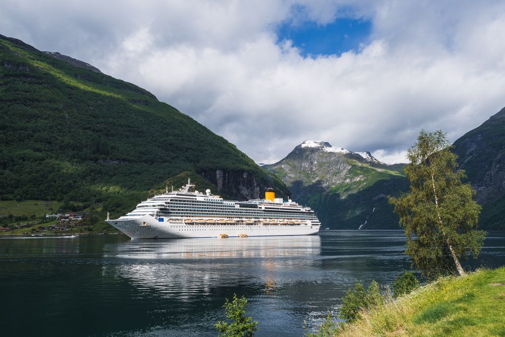 Cruiseskip i Geirangerfjorden.