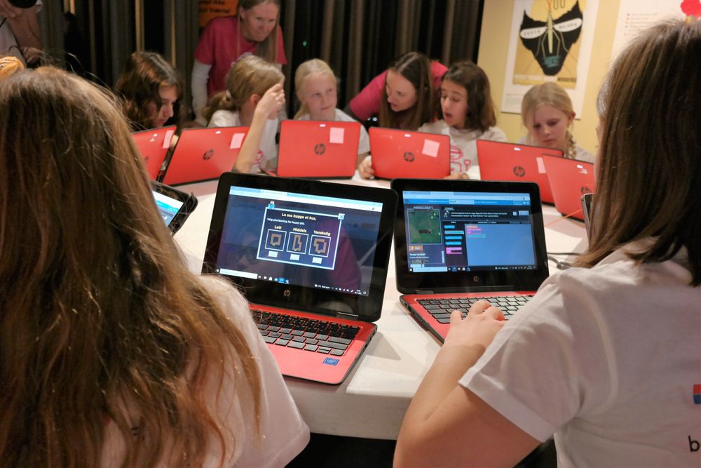 I dag har barn og unge tilgang til digitale rom som ingen voksne følger med på, samtidig som vi forventer at en påkrevd fødselsdato skal stoppe dem. Det gjør den ikke.