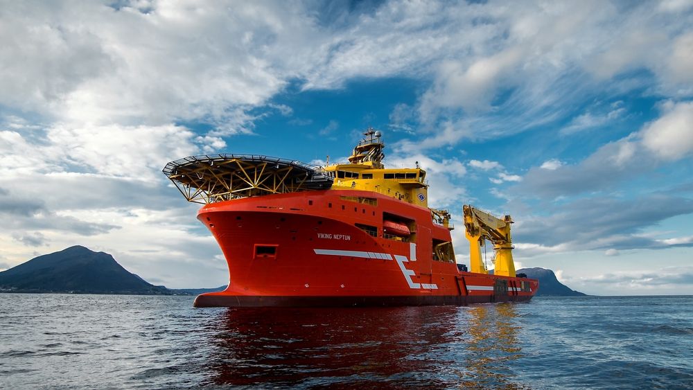 Viking Neptun er et svært avansert subsea konstruksjonsfartøy bygget ved Kleven i 2015. Skipet har en stor offshorekran på 400 tonn/3.000 meter  og to moonpooler.