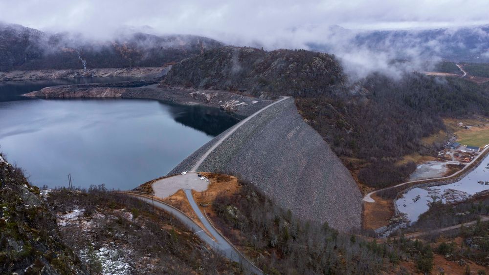 Vannkraft tilsvarende forbruket til 70.000 bolig ble satt i drift i Norge i fjor. Her fra Vatnedalsdammane. 