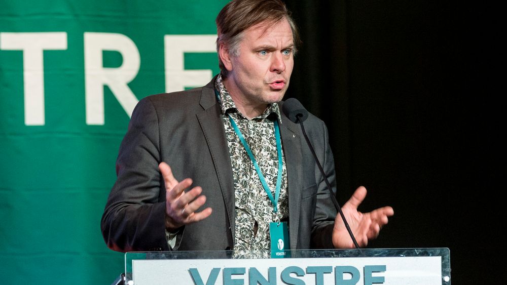 Alfred Bjørlo, her på Venstres landsmøte i 2019, foreslår at Stortinget ber regjeringen lage en plan for full dekning med gigabit-bredbånd.