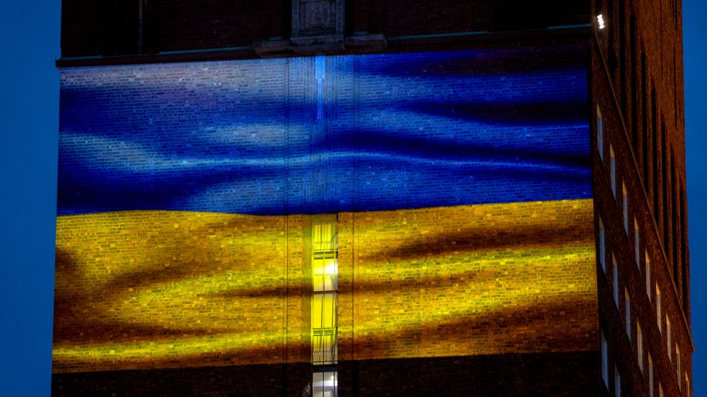 Oslo rådhus ble lyssatt med fargene i det ukrainske flagget i forrige uke.