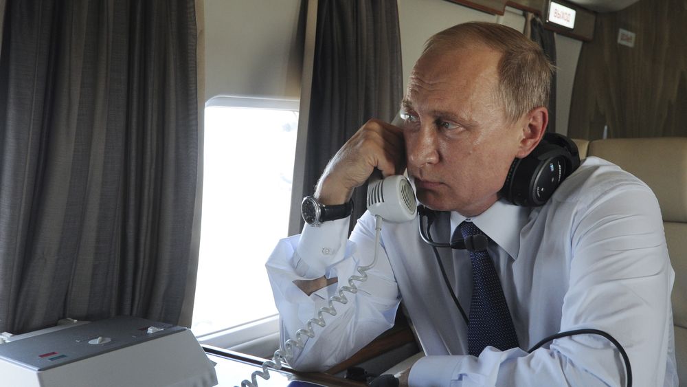 Russlands president Vladimir Putin bruker neppe telefoner med ordinære russiske numre, men Ukraina har stoppet muligheten til å bruke russiske mobilnumre i Ukraina for å begrense kommunikasjonsmulighetene for russiske soldater.