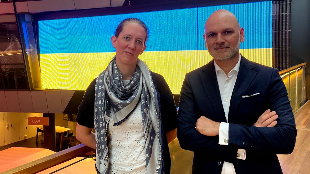 Irene Blesvik og Christian Pedersen fra Tietoevry jobber med å organisere flytting av ansatte i Ukraina.