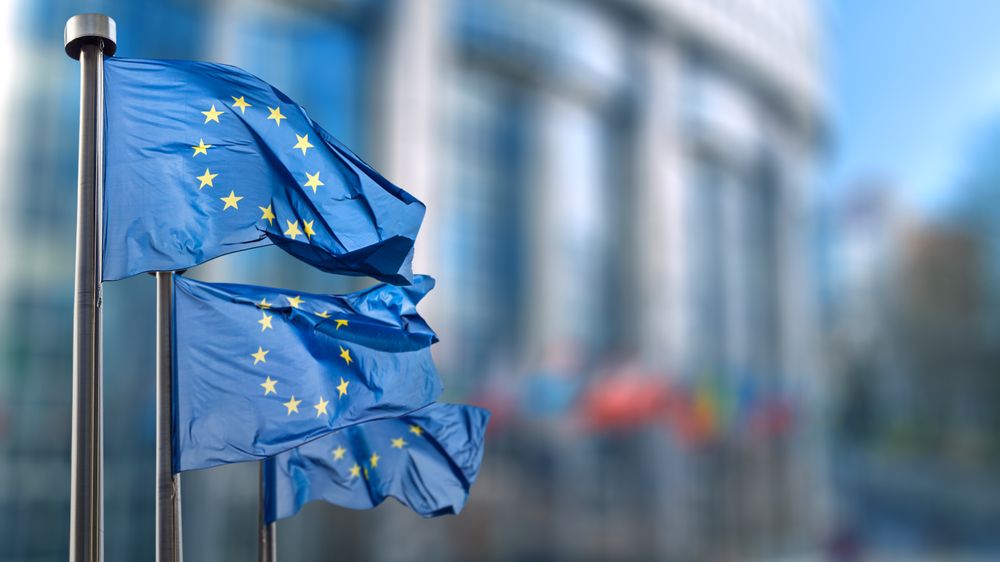 EU-parlamentet har forhandlet frem en lov som skal gjøre det lettere å konkurrere mot selskaper som Google, Meta, Amazon og Apple.