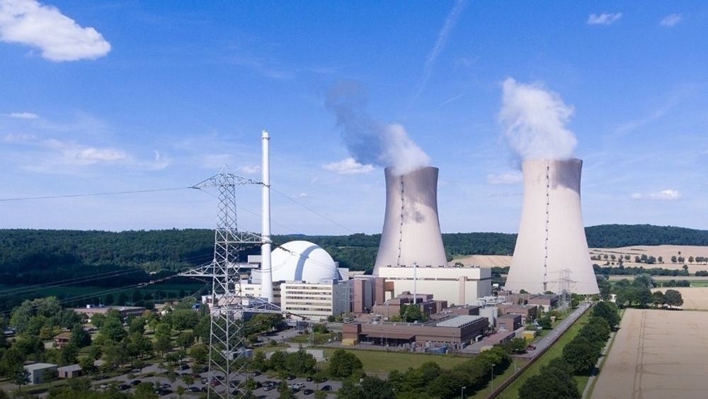La oss komme igang med å påvirke Tyskland slik at de ikke stenger kjernekraftverkene sine, skriver debattantene.