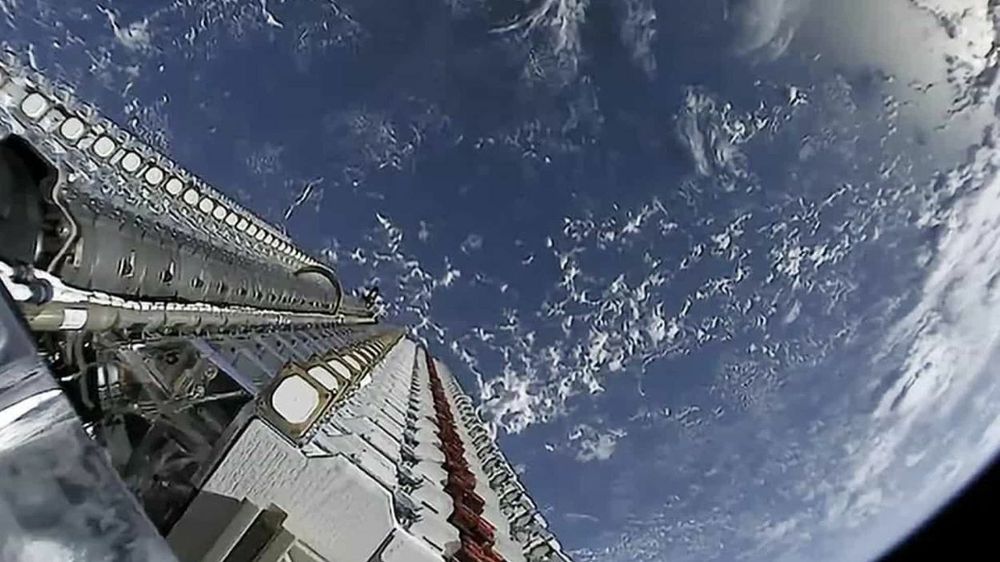 Starlink kan bli en trussel, mener kinesiske forskere. Bildet viser en av SpaceX' satellittoppskytninger.