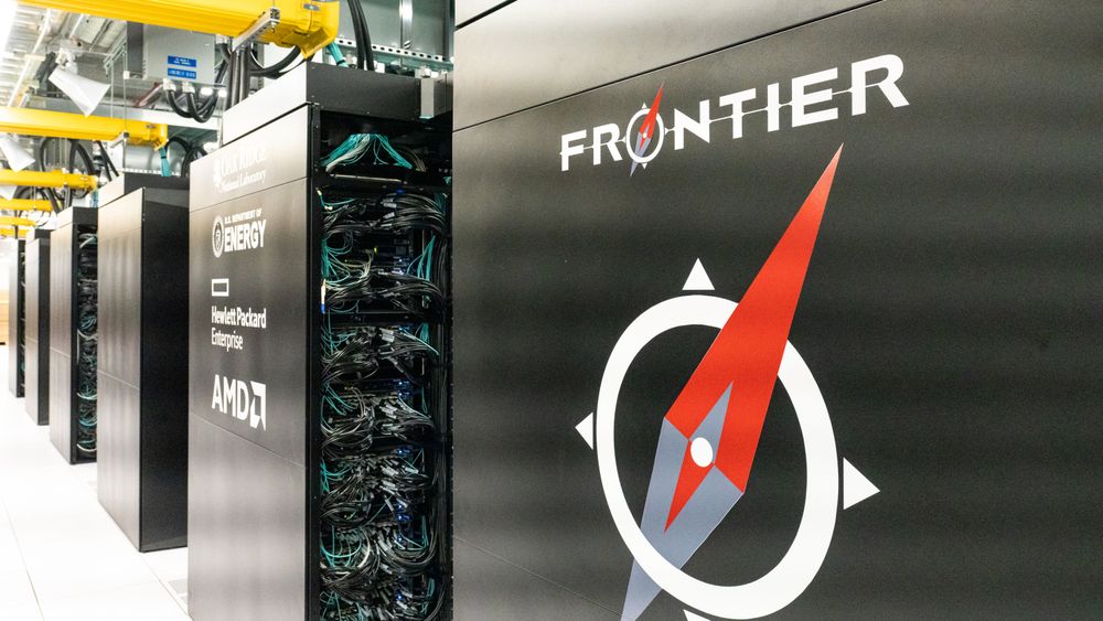 Endepanelene til superdatamaskinen Frontier.