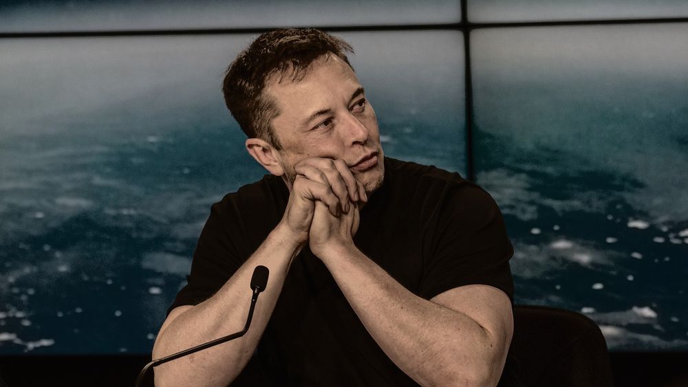 Elon Musk er fremdeles svært lite begeistret for hjemmejobbing.