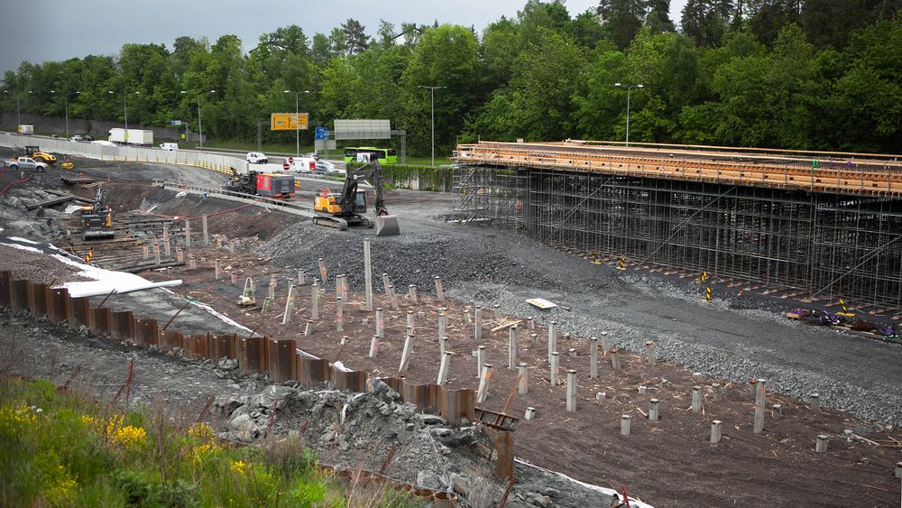 Onsdag ettermiddag starter støpen av stabekklokket bru over nye E18. Den skal gjøres kontinuerlig i 30 timer. 