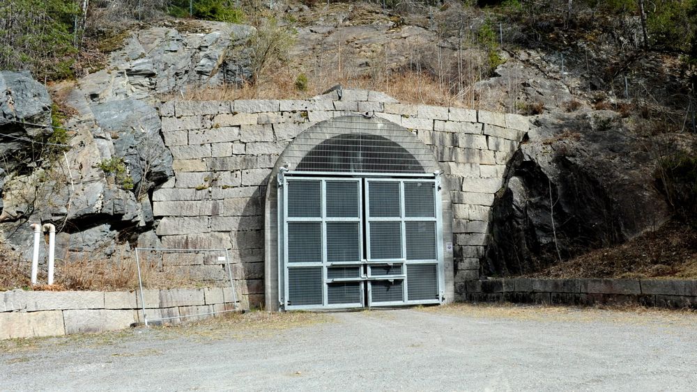 Institutt for energiteknikk (IFE) svarer på TUs dekning av atomlageret i Himdalen. Bak denne porten lagres Norges lav- og mellomaktive atomavfall.